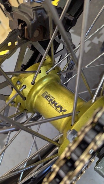 SURRON ULTRA BEE X ENDURO SIRRIS
